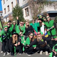 Mutters bester Tropfen Kräuterlikör an der Fassnacht